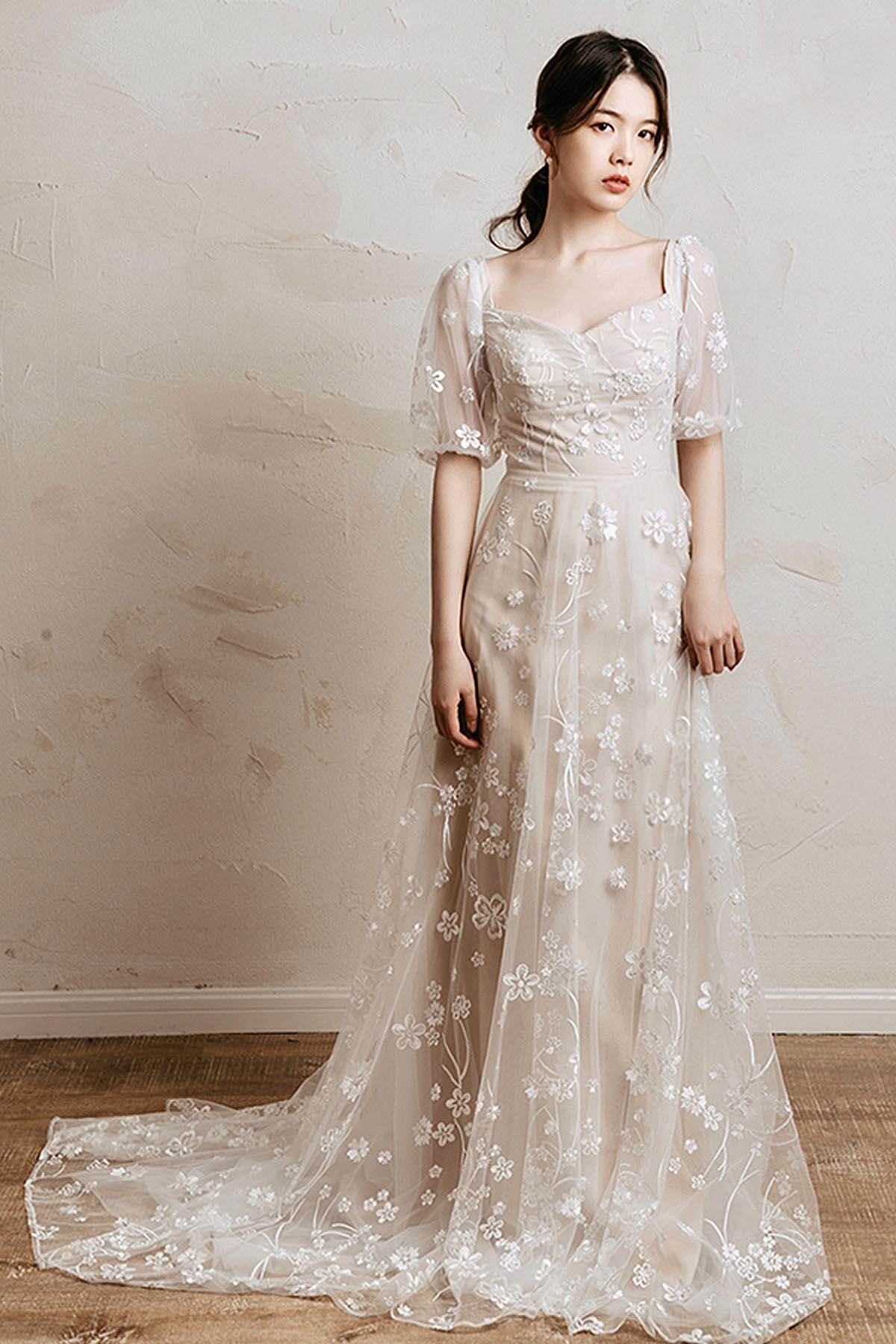 A-Line Sweep-Brush Train Lace Tulle Wedding Dress CW3034 - COCOMELODY